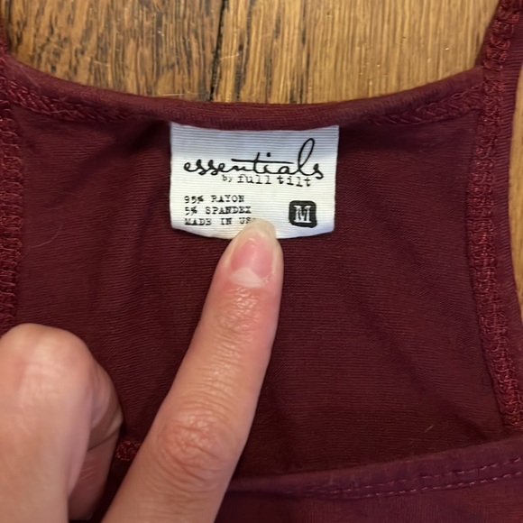 Essentials Crop Top - Picture 2 of 2